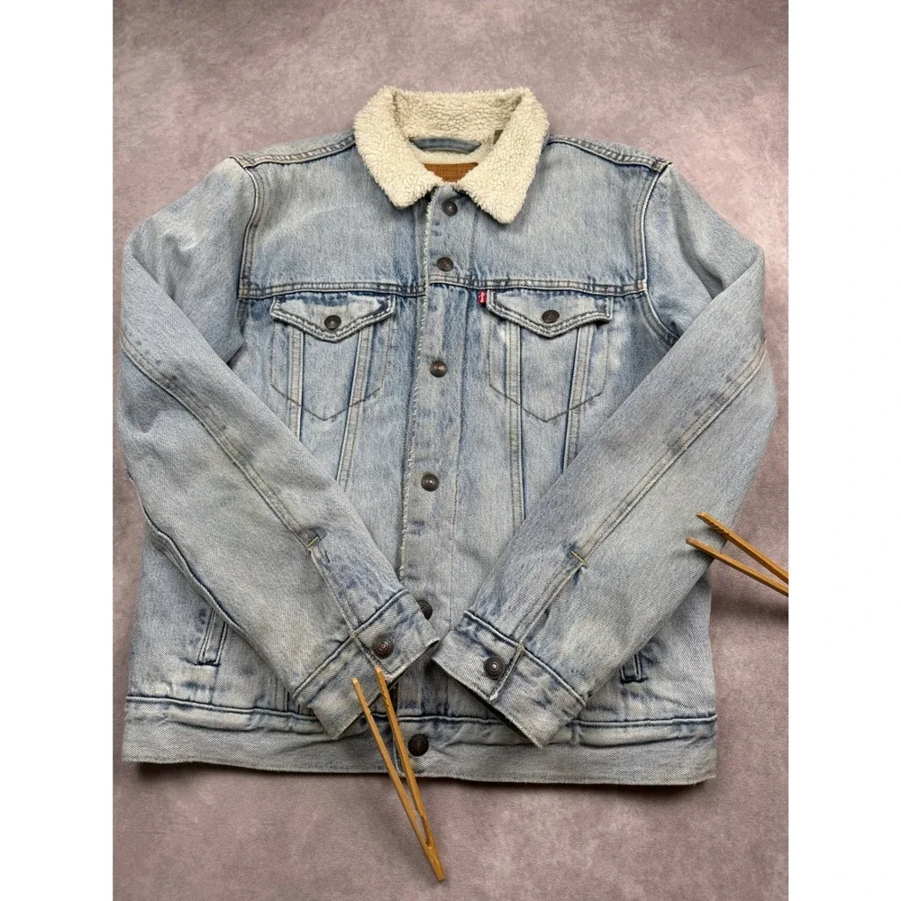 Levis Premium Mens M Sherpa Lined Denim Trucker Jacket Light Wash Blue Casual